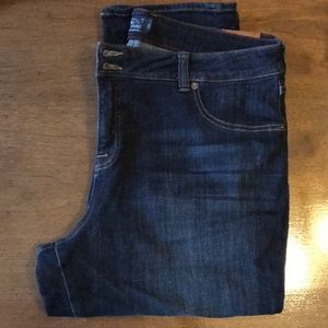 18W Lucky Brand Crops